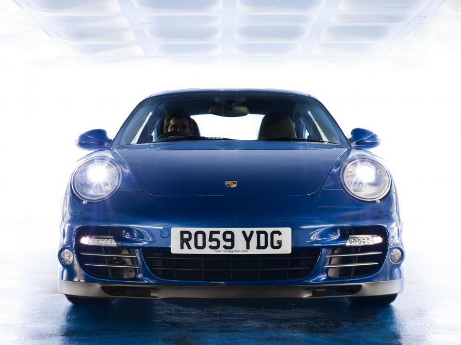  Porsche 911 Turbo Coupe 2009 года  (UK) (фото 12 из 14)